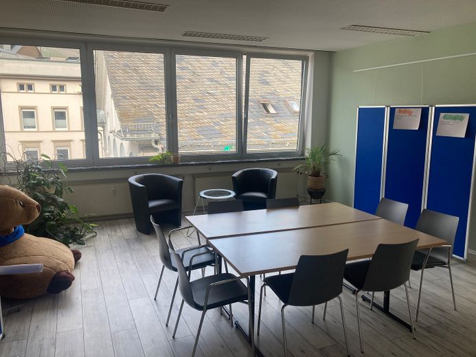 Helle, großzügige Büro-/Praxisfläche in zentraler Lage von Bingen am Rhein – Konferenz