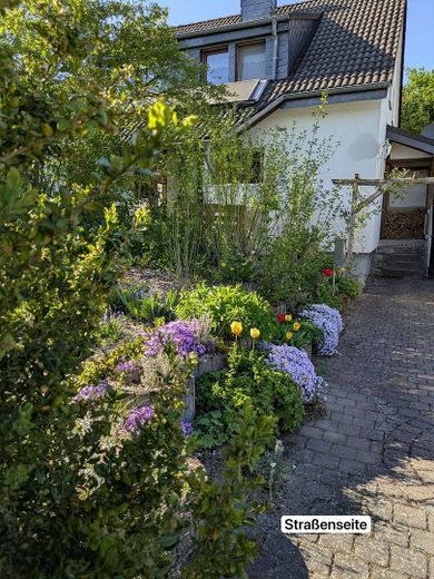 Casa unifamiliare indipendente con giardino e garage a Rheinböllen – Foto 2