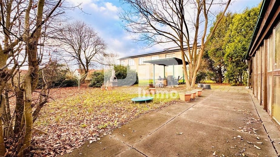 (R)eserviert!Laden-/Büro-/Lagerkomplex 
mit 300 m² Nutzfläche und Parkflächen – Terrasse / Teilüberdacht
