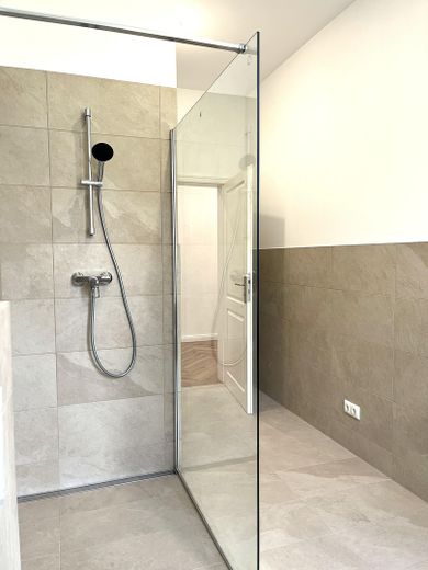 Prima occupazione - Luminoso appartamento di 3 stanze in posizione privilegiata - adatto per WG – Foto 5