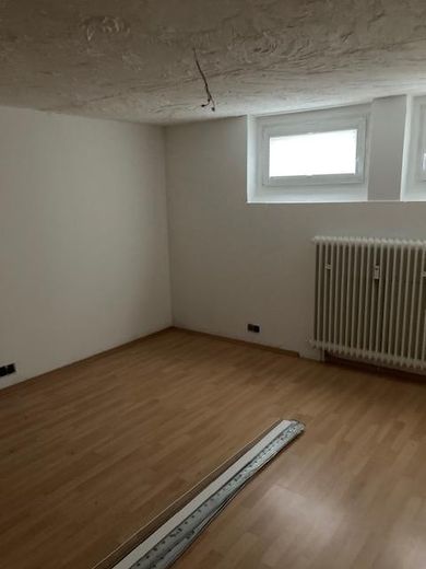 Großzügige Wohnung mit ausgebauten Kellerräumen und Terrasse in Reinshagen – Ausgebauter Keller