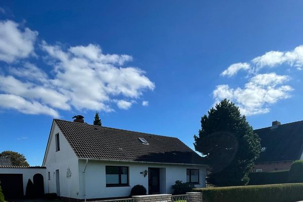 solides Einfamilienhaus an der Elbe