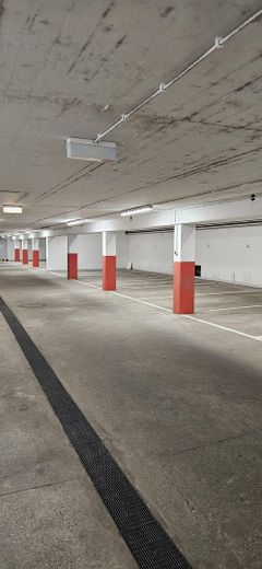 Tiefgarage (optional)