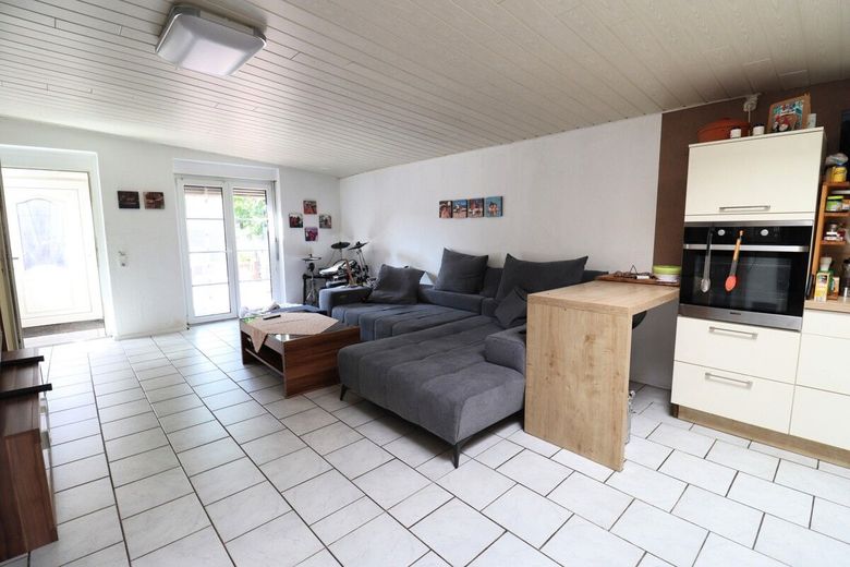 Charmantes Einfamilienhaus mit PV-Anlage und  viel Platz für die ganze Familie in Lehre ! – Anbau Wohnzimmer