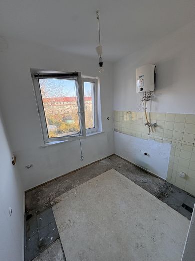 Ruhige 2-Zi.-Wohnung mit Balkon und Garten in Lichterfelde – sanierungsbedürftig – Küche