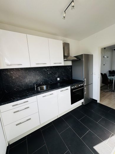 Affascinante appartamento ammobiliato di 2,5 locali a Monaco-Hadern - luminoso e tranquillo – Küche