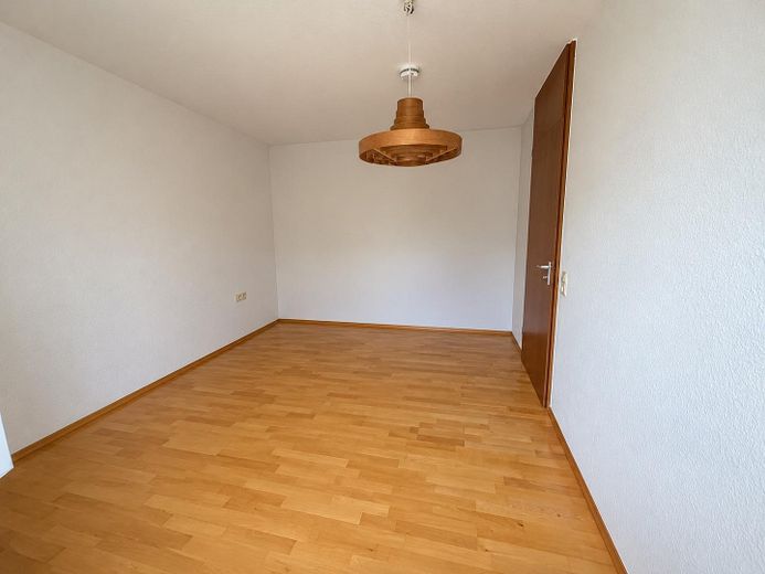 3-Zi-Gartenwohnung mit Terrasse und TG – ab sofort frei – Schlafzimmer aktuell
