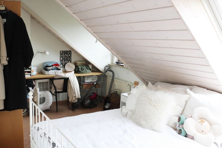 شقة علوية من غرفتين في مبنى من 5 شقق في شتايننبورن – Schlafzimmer (1)