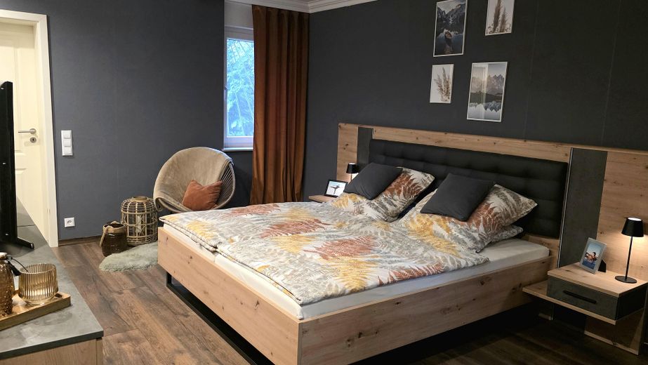 Просторий мезонет із надзвичайним відчуттям простору – Schlafzimmer