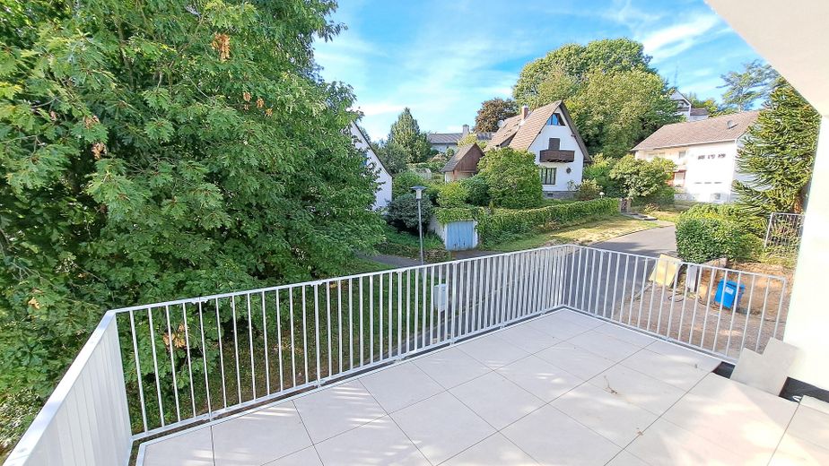 NEUBAU am Freibad - Wallbox Fahrradgarage Topausstattung – Blick vom Balkon OG re Westen