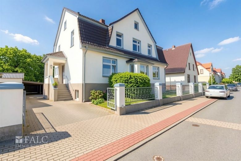 +++ Mehrfamilienhaus in toller Lage und mit guter Rendite +++ – Außenansicht