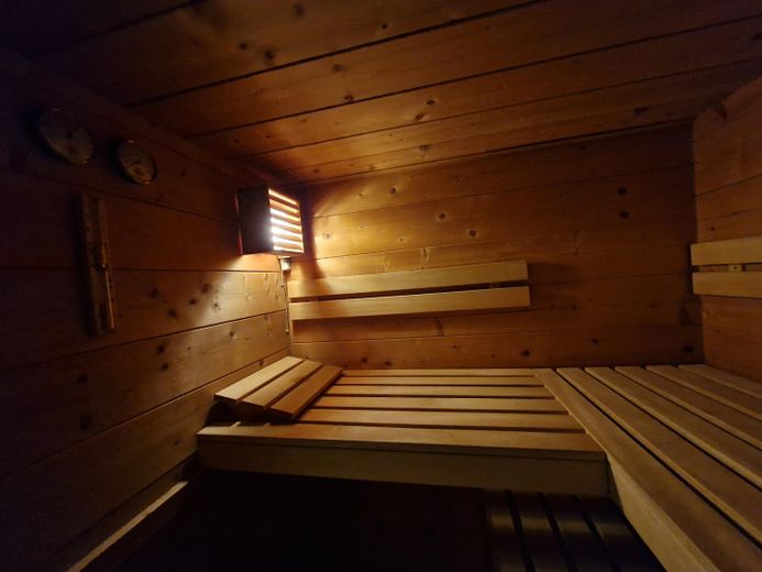 Ökol. Blockhaus in Bernau am Chiemsee – Zuhause auf Zeit für bis zu 5 Jahre, mit eigenem Garten – Sauna