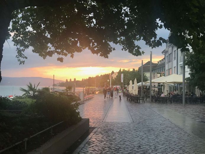und zur Promenade
