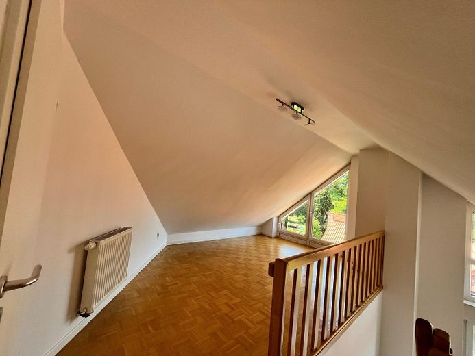 Maisonette-Wohnung mit offener Galerie – Homeoffice & Co.