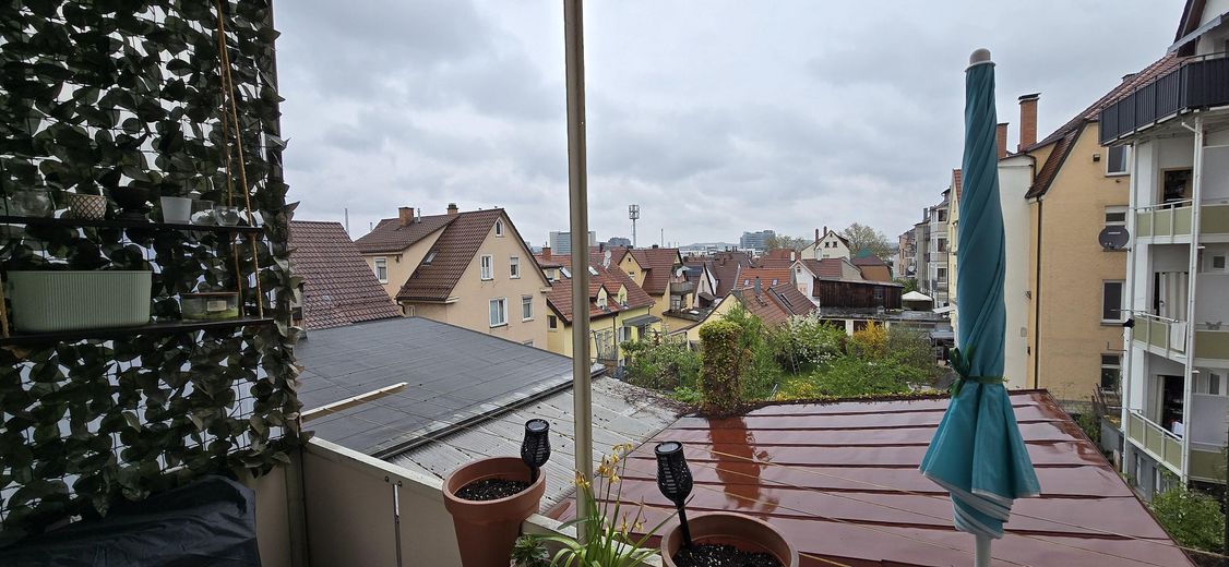 Helle 3-Zimmer-Wohnung in Untertürkheim mit Wohlfühlcharakter – Ausblick Balkon