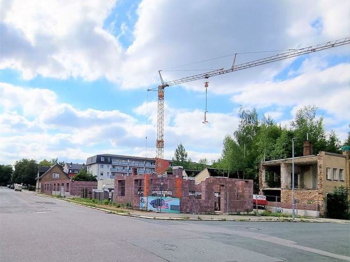 ***Neubau- 9 WG´s für Senioren und 13 Eigentumswohnungen mit Balkonen u. Fahrstuhl. – Foto 1