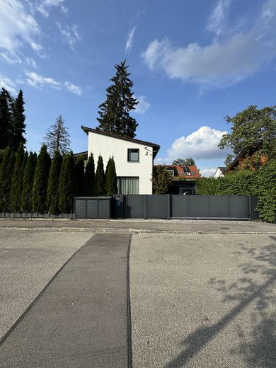 Casa unifamiliare progettata da un architetto con soleggiato orientamento sud-ovest – Hausansicht