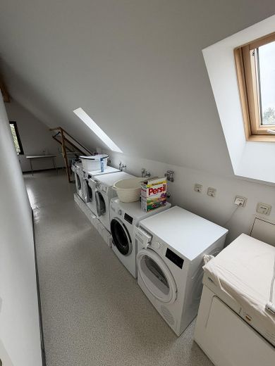 1-Zimmer Apartment mit Balkon, Küche und Stellplatz – Stellfläche für Waschmaschine