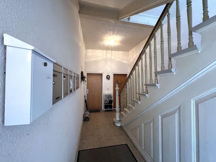 Chance für Investoren! Modernisierungsbedürftiges MFH mit 6 Wohnungen in Schwelm (voll vermietet) – Treppenhaus