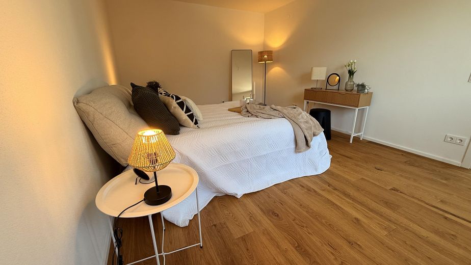 Kernsanierte 3-Zimmer-Wohnung mit Süd-Balkon & Garage – modern, bezugsfertig, provisionsfrei – Schlafzimmer