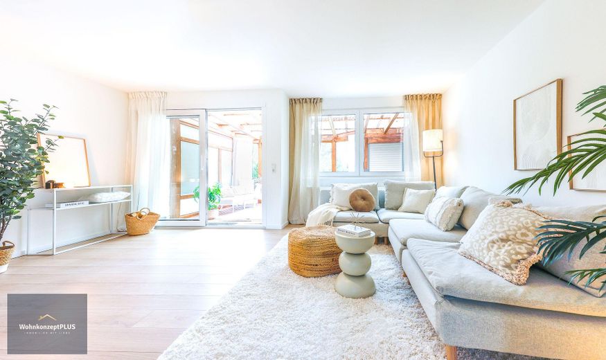 Provisionsfrei: Komplett modernisiertes Reihenmittelhaus mit Wärmepumpe – Wohnzimmer