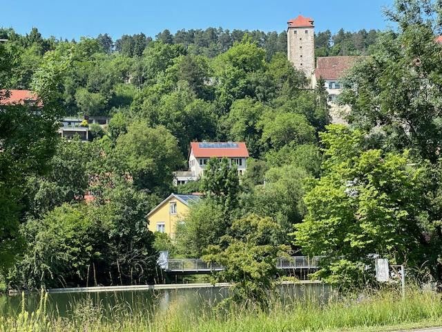Traumhaus in Top Lage mit Einliegerwohnung und hohem Ausbaupotential und großem Grundstück – Foto 1
