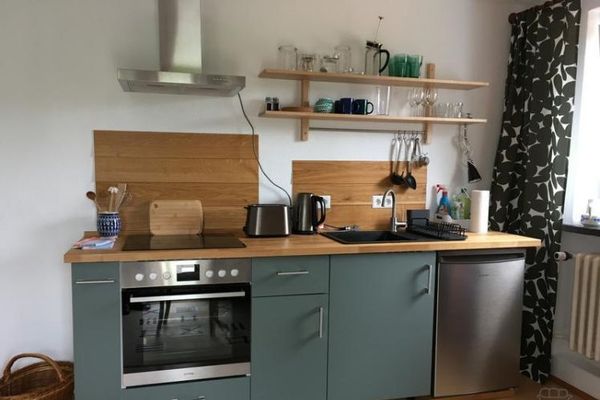 (EF0839_M) Dresden: Loschwitz/Wachwitz, möblierte Dachetage mit Garten und Dachbalkon, ruhige Wohnlage, WLAN