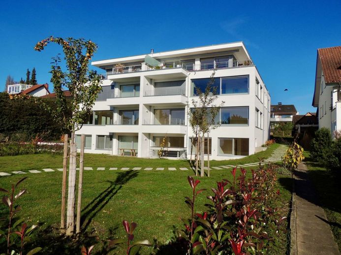 SENSATIONELL! Helle 3-Zimmer Garten-Wohnung mit schöner Terrasse und kleinem Garten – ...im Gartengeschoss