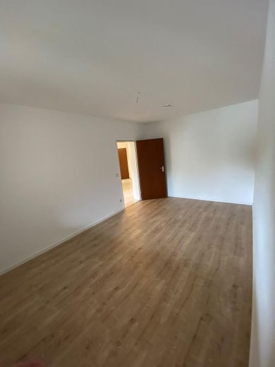 Mönchengladbach-Giesenkirchen: 3-pokojowe mieszkanie z loggią do wynajęcia – Schlafzimmer