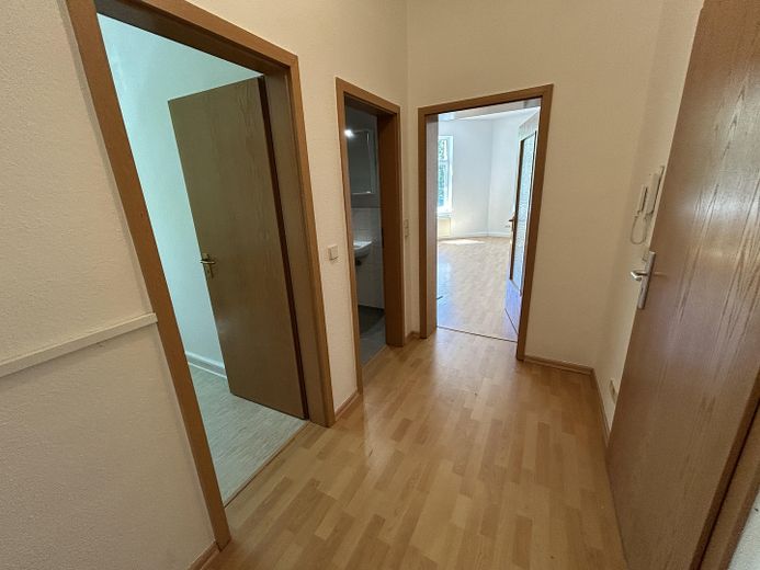 helle 1-Raum-Wohnung mit separater Küche – Flur