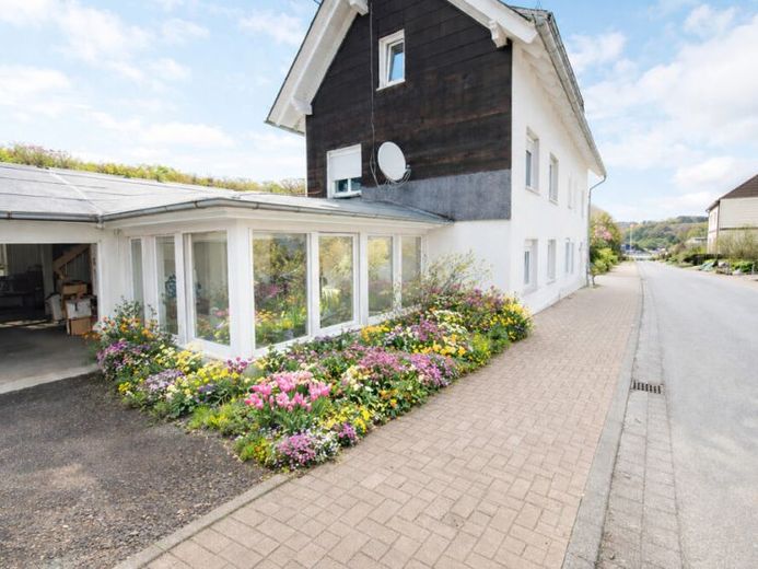 Einfamilienhaus mit Platz und Potenzial – Foto 1