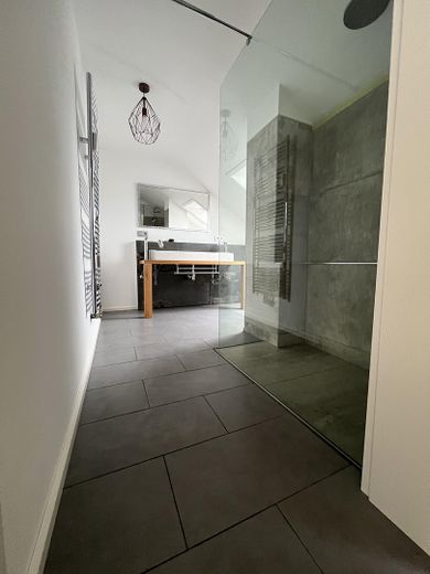 DG: Großes Tageslichtbad