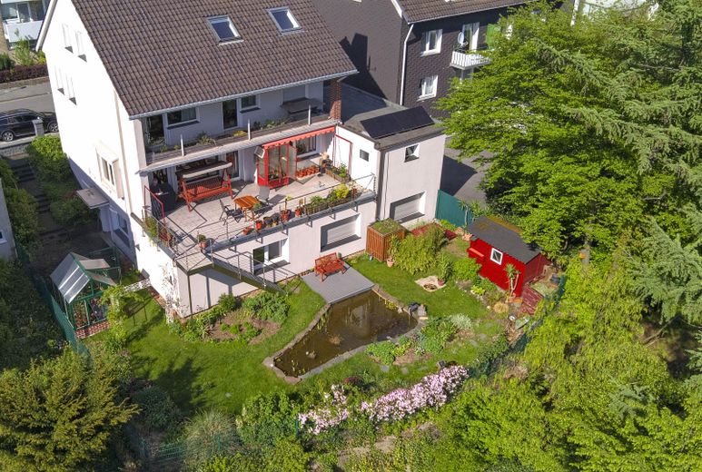 Im Grünen leben - mitten im Zentrum (maklerfrei)  - inkl. 85qm Einliegerwohnung – Südseite mit Garten & Terrasse