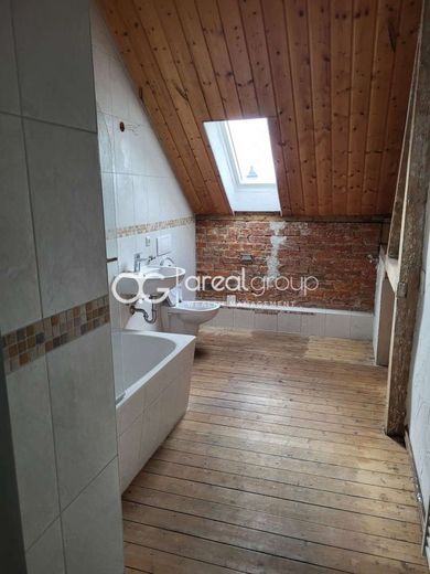 Helle DG-Wohnung mit Balkon und besonderem Flair – Badezimmer