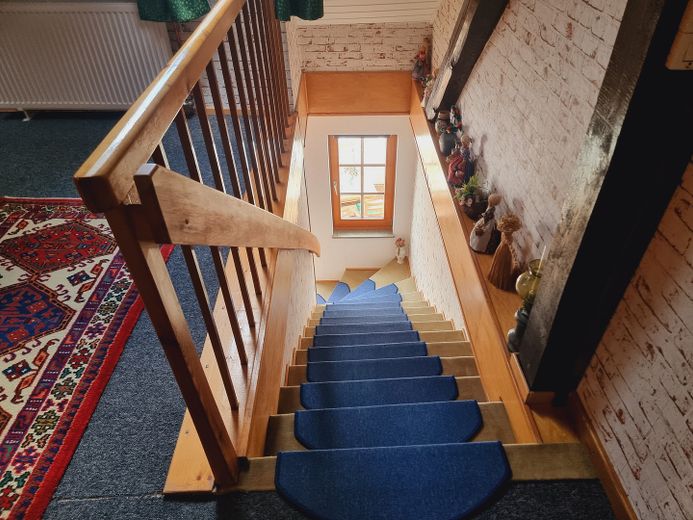 Stadthaus mit drei Ferienwohnung oder Monteuswohnung – Whg. 3 - Treppe zum SZ.