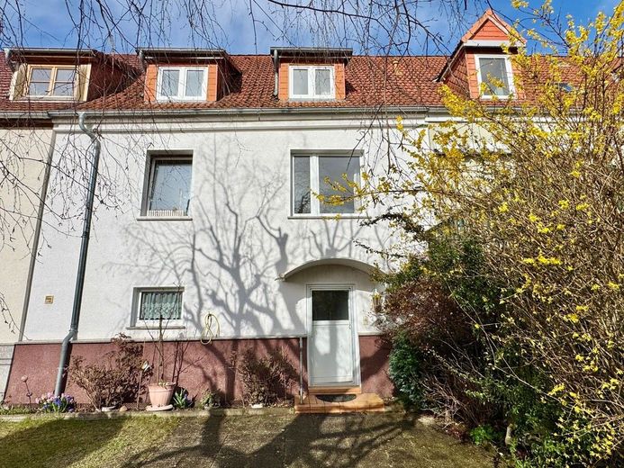 HORN IMMOBILIEN ++ RESERVIERT! interessantes Haus in Neustrelitz ruhige und historische Lage – Hausansicht von hinten