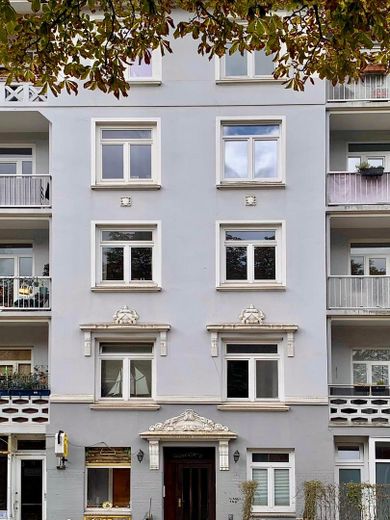 Appartement ancien de 2 pièces avec balcon – entièrement meublé, 57 m² à Winterhude, près du Stadtpark – Aussenansicht