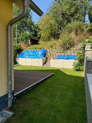 Hochparterre 3 Zimmer Wohnung, mit Garten, Terrasse, Balkon, Smarthome, Glasfaser – Garten
