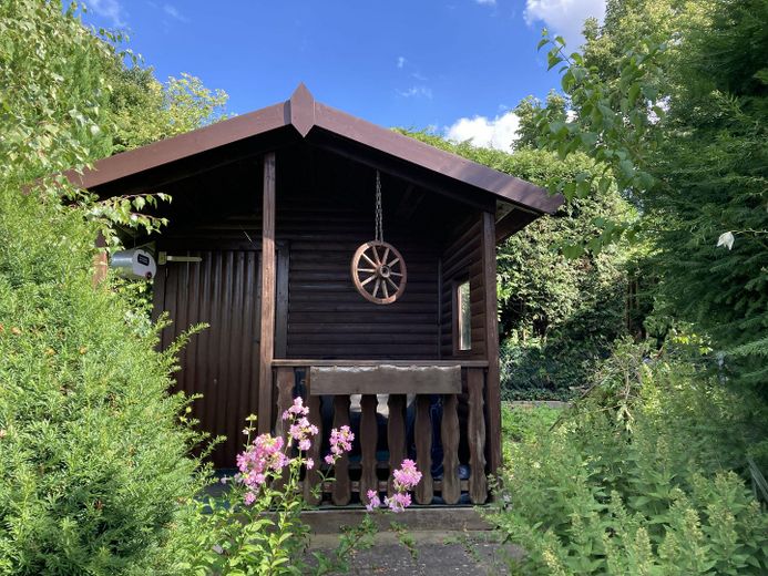Charming detached house with a large garden in a quiet location on the edge of the forest (Wieterwald) – Geräteschuppen