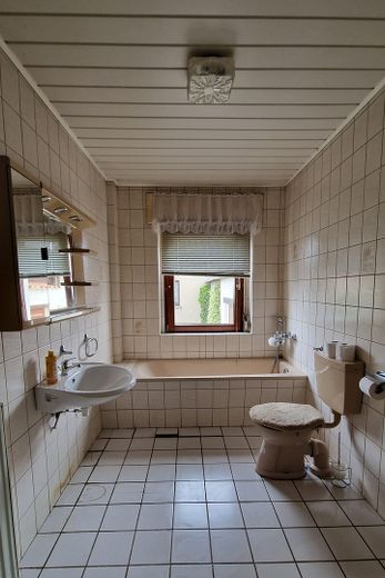 Bad mit Wanne
