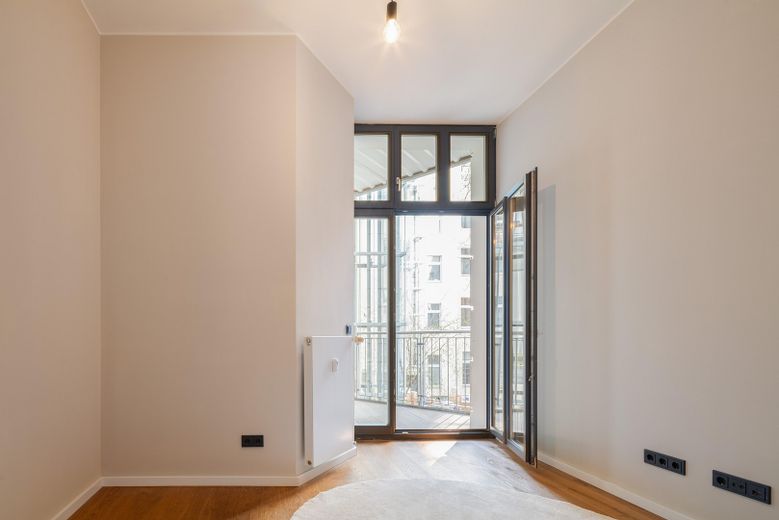 Emplacement exceptionnel à Kreuzberg : Graefestraße 80, superbe appartement de 4,5 pièces disponible immédiatement ! – Eckzimmer Kind oder Gäste