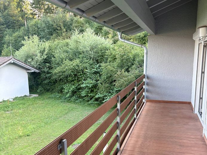 Lechbruck am See devletçe tanınan doğal dinlenme beldesinde geniş BALKONLU modern 2 odalı daire – Ansicht I: Balkon