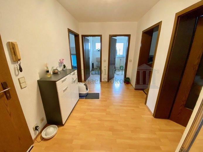 *** Mehrfamilienhaus als Kapitalanlage mit Erbpacht *** – 1. OG Flur Ansicht 1
