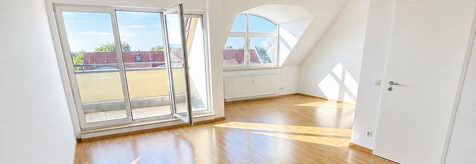Moderno appartamento monolocale con balcone, cucina componibile e accesso senza gradini