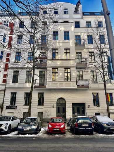 FITNESS-STUDIO IN DER NOLLE.