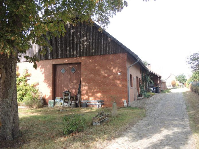 Functional and Solid Country House in the Wendland – Ostgiebel