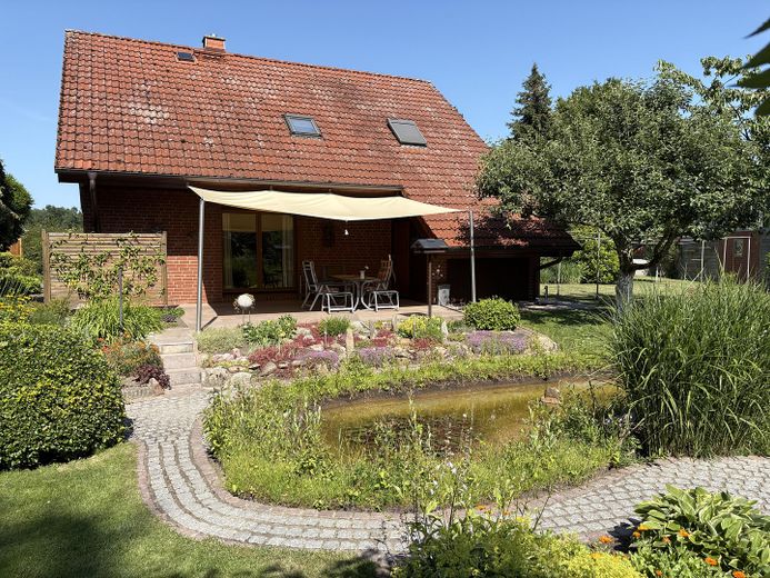 Hausansicht aus dem Garten