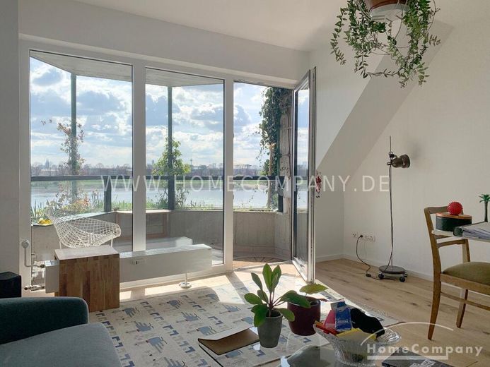 Möblierte Maisonette-Wohnung mit atemberaubendem Rheinblick in Köln-Stammheim! – 44b312d84c2186acc4c789a7205e478315b66524.jpg