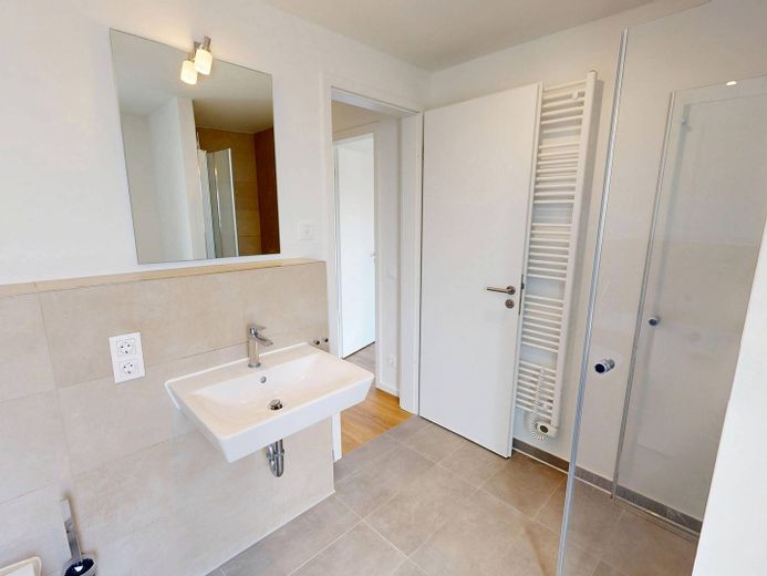 Wohntraum in Rissen: Exklusives 4-Zimmer-Penthouse mit eigenem Lift und weitläufiger Dachterrasse – Ansicht II: Bad