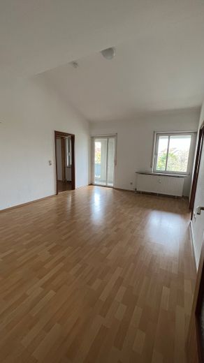 Karlsruhe-Waldstadt - mooi, licht 2,5-kamerappartement, zeer goede en centrale ligging – Wohnraum